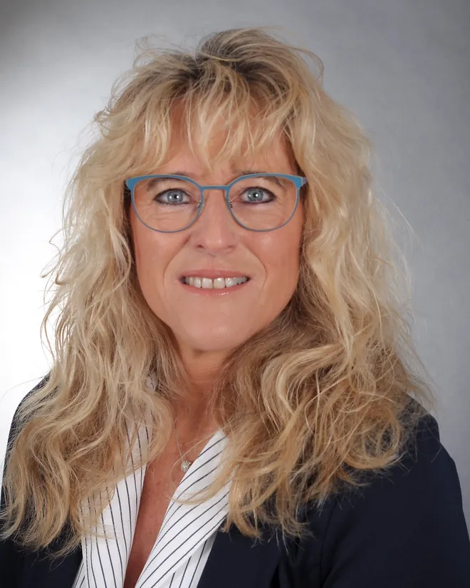 Dr. Nicole Klappert